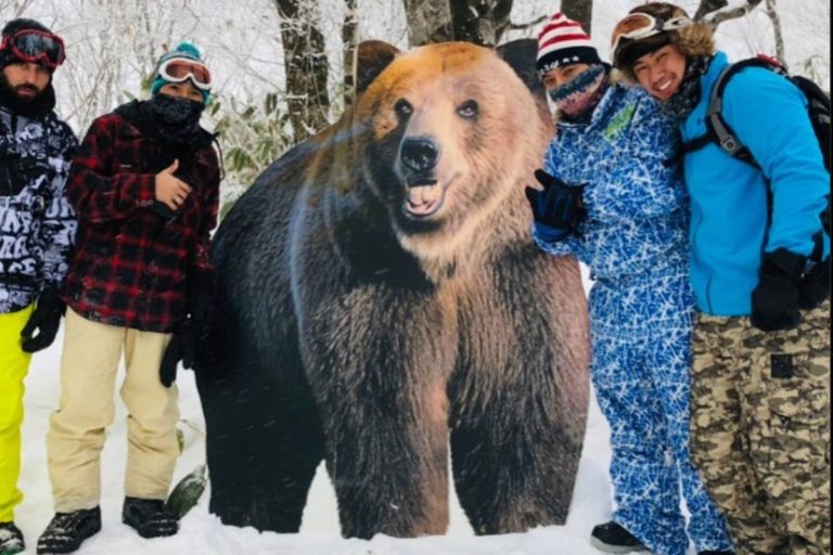 Snowboard em neve do Japão